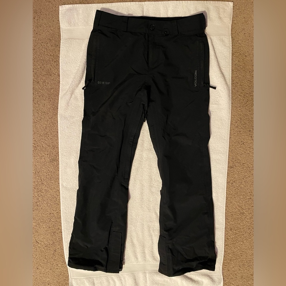 Black Volcom Gore Tex men’s small